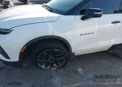 2021 Chevrolet Blazer Fwd 3Lt from USA, damaged, VIN 3GNKBDRS4MS550225